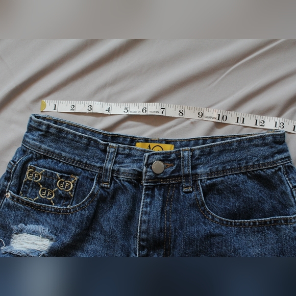 Ambition Denim Shorts - Picture 3 of 6